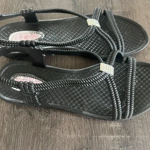 sandaler - Snygga sandaler använda knappt