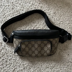 Gucci midjeväska - Nyskick, inga tecken på slitage