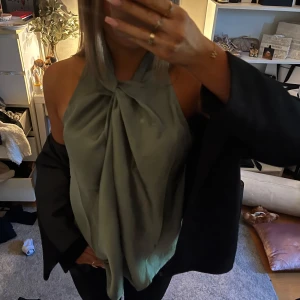 Blus - Jätte fin blus som är helt slutsåld💞