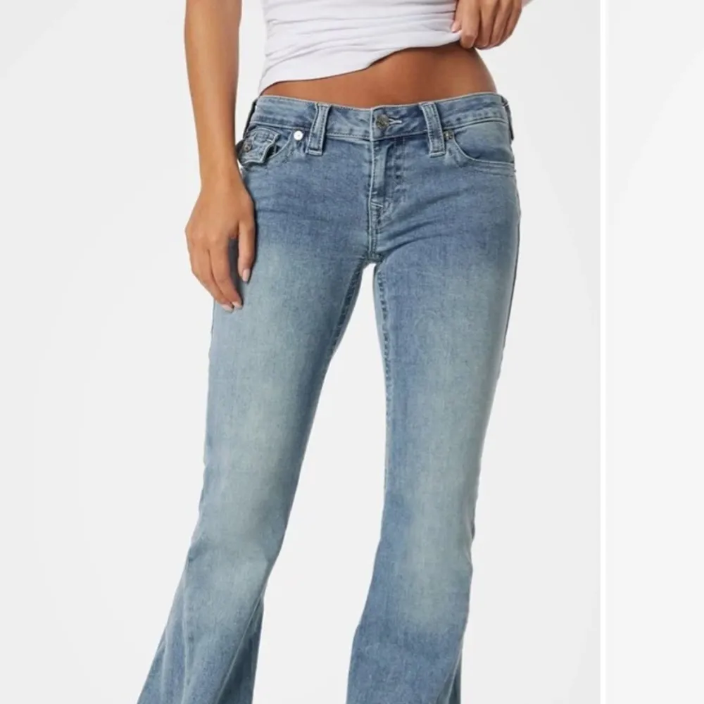 Låga,  true religion jeans, helt oanvända 💓 slutsålda, nypris: 1299 kr . Jeans & Byxor.