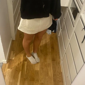 Kjol  - Satin kjol från Gina Tricot 