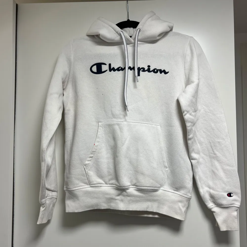 Champion hoodie storlek S, pris 180kr. Hoodies.