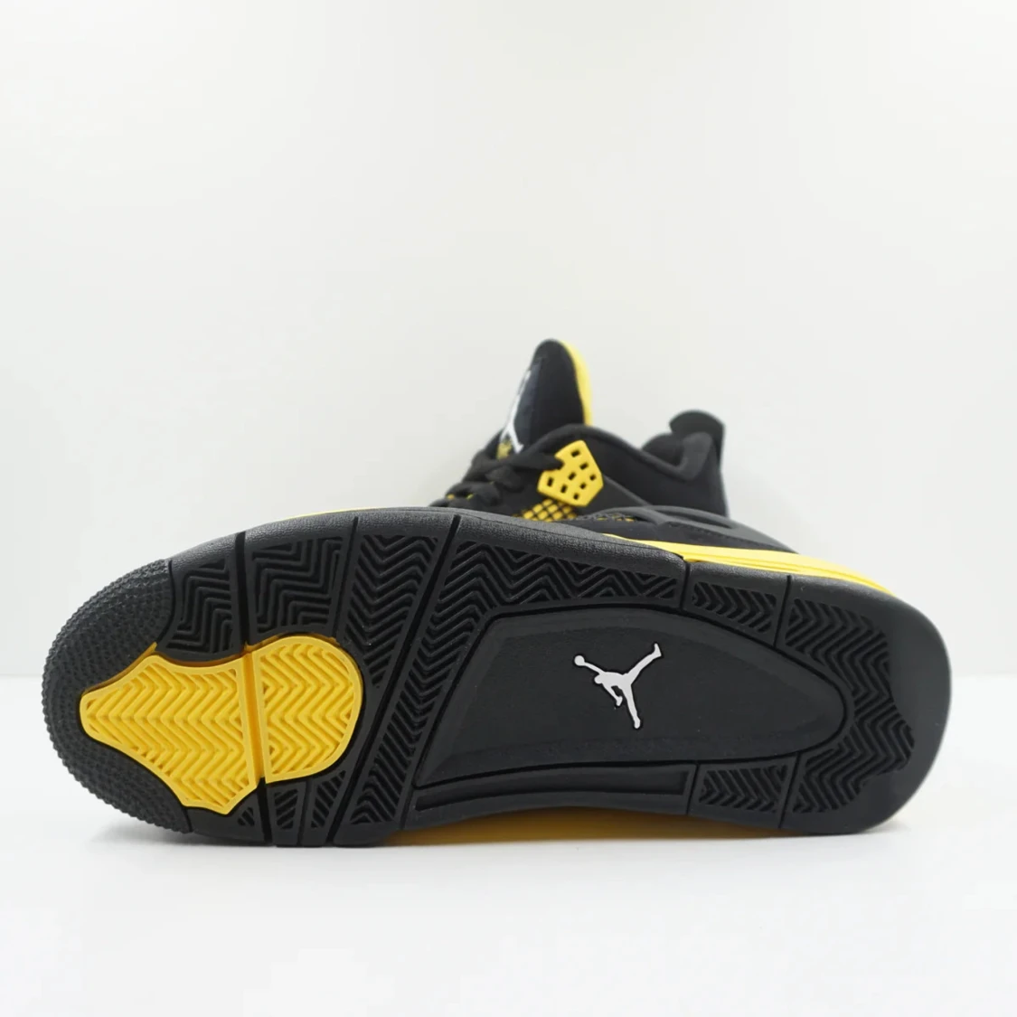 Jordan 4 Thunder  - 91