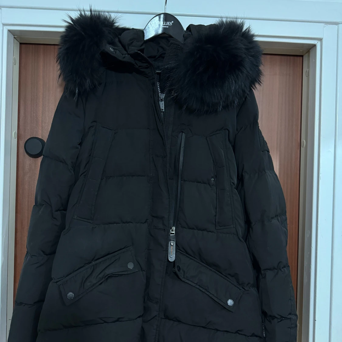 Hollies jacka med äkta päls