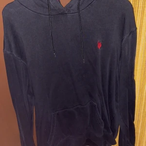 Us. Polo assn. Hoodie svart - Skick 9/10 använt några gånger