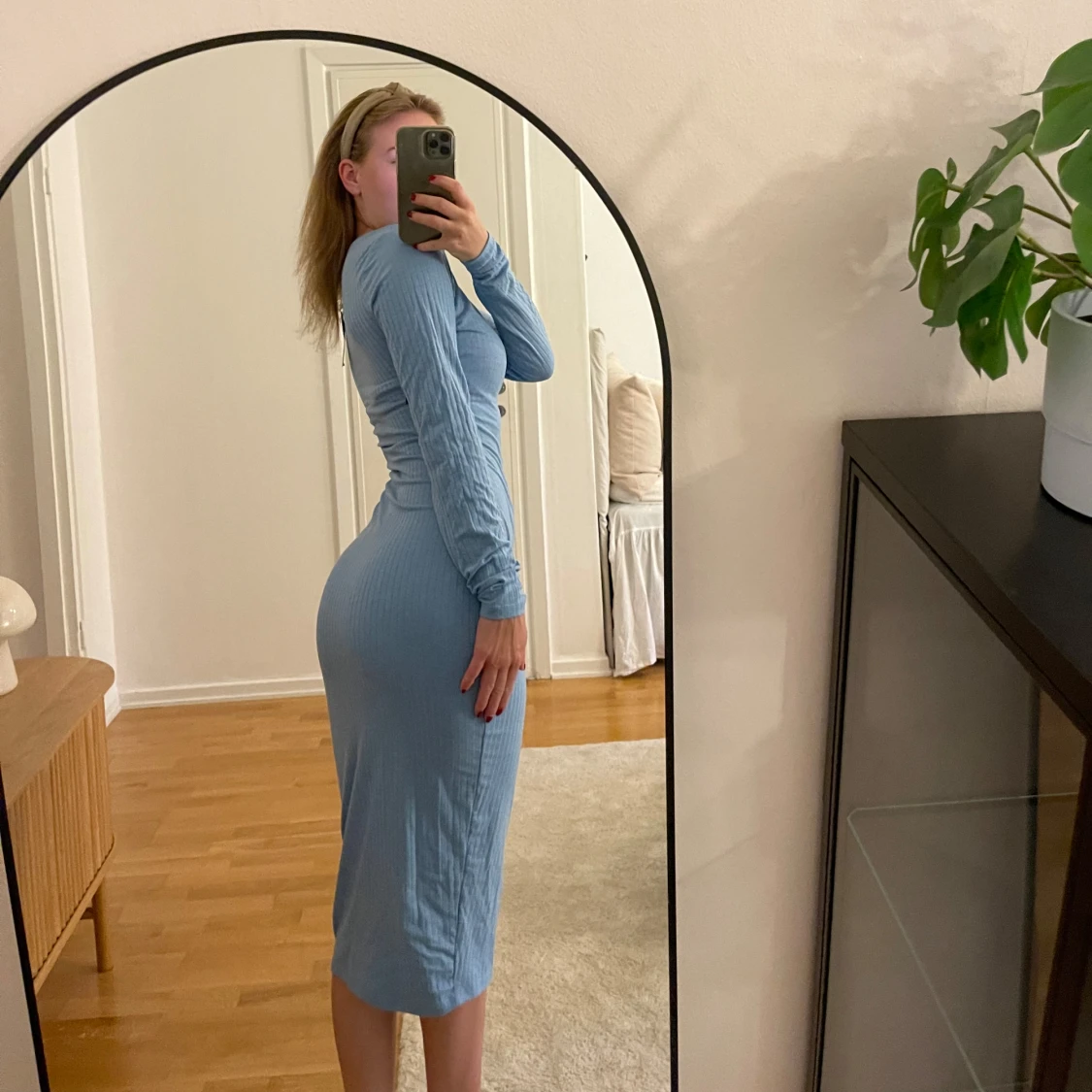 Ljusblå ribbad klänning från NLY Trend - 90