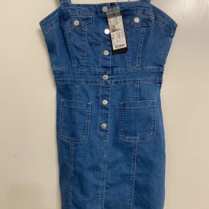 Jeans klänning  - Oanvänd 