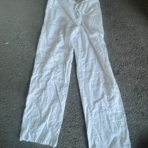Linnebyxor gina  - Säljer dessa jätte fina linne byxor från Gina, perfekta till sommaren❤️