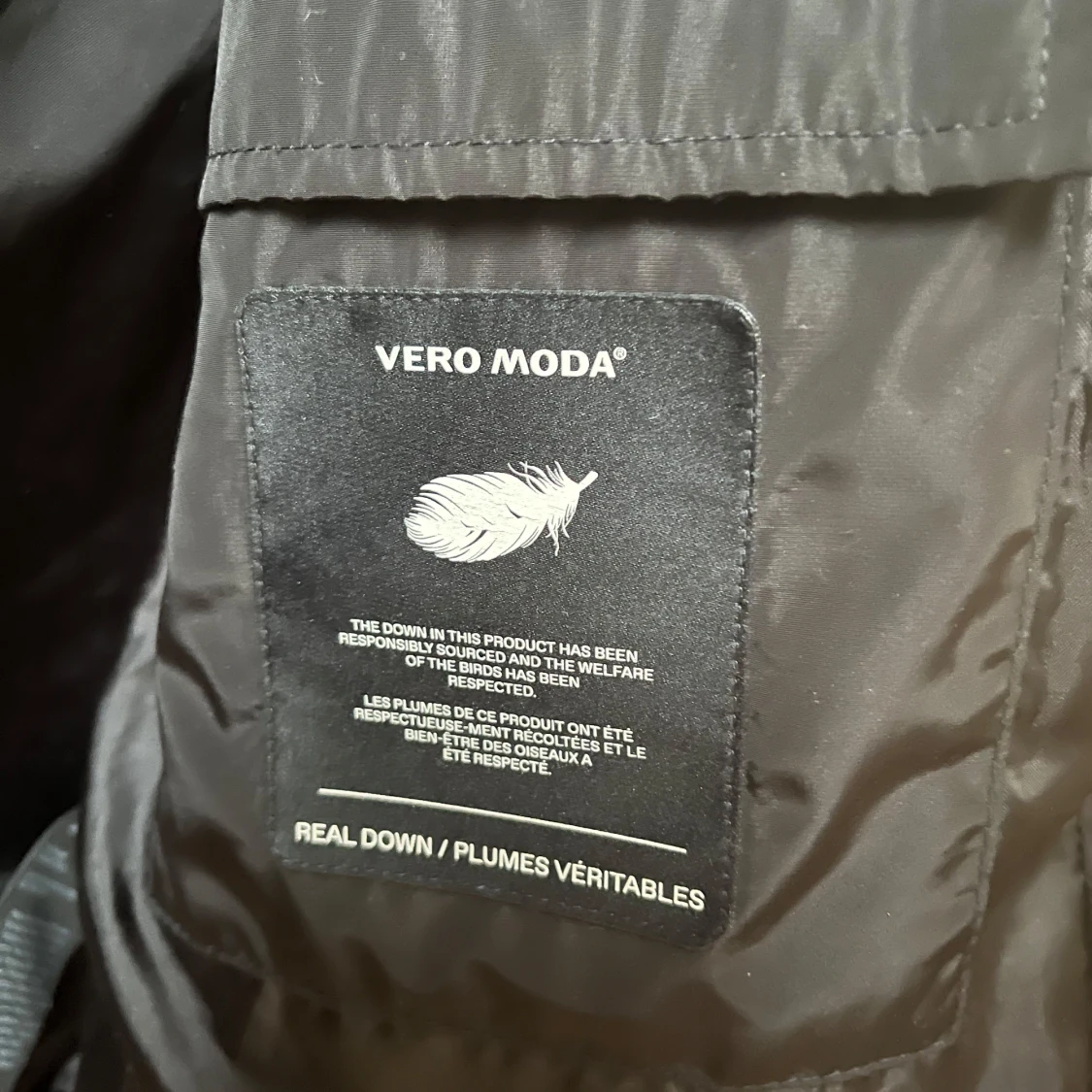 Svart dunjacka från Vero Moda - 92