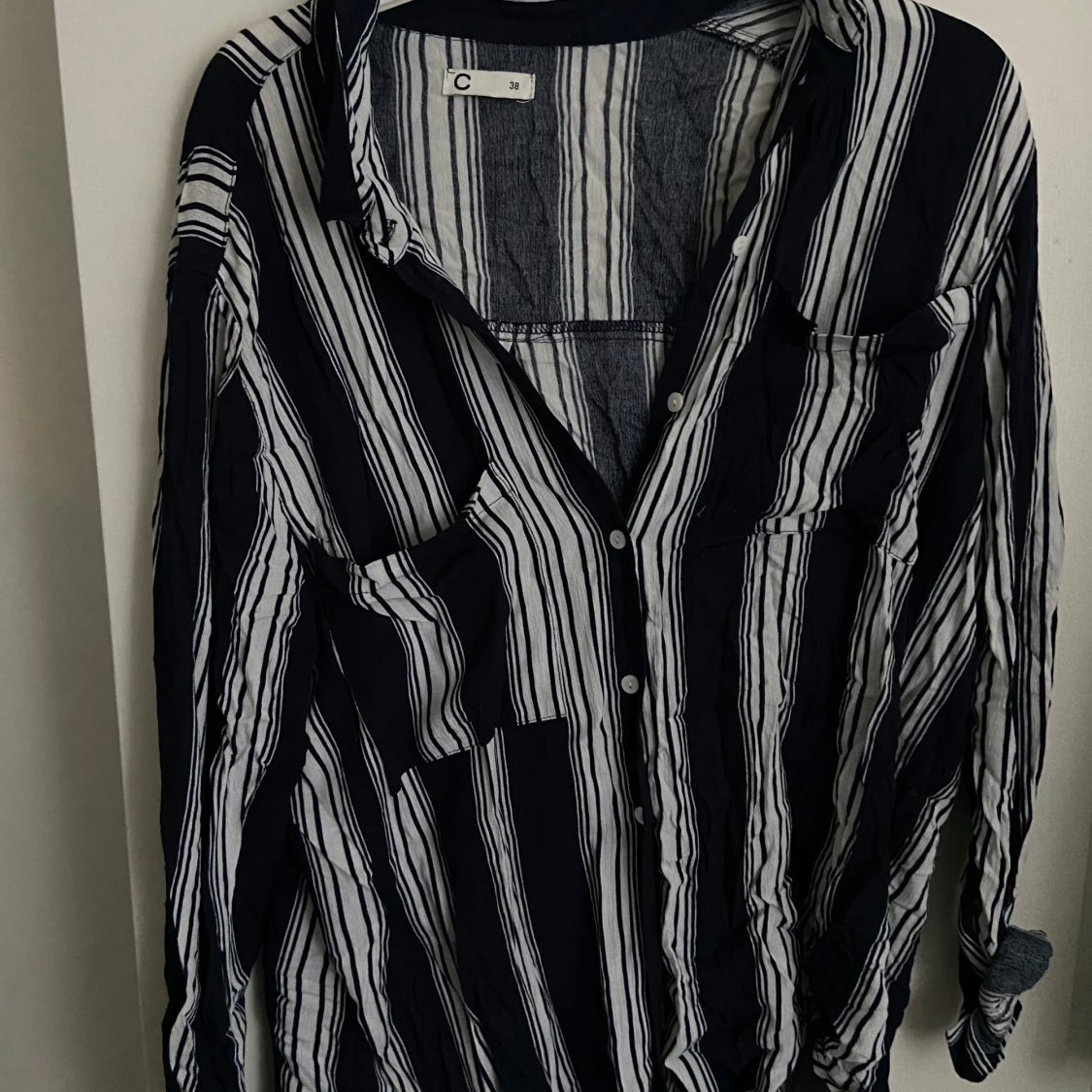 Randig skjorta i blått och vitt - 90