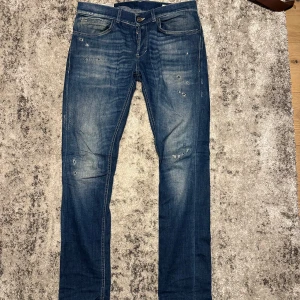 Dondup jeans - Säljer nu mina dondup jeans i bra skick, köptes nya för ca 1 år sen. Modell: George 