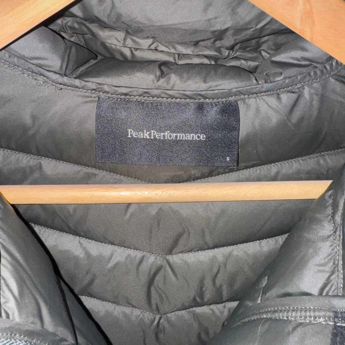 Grön dunjacka Peak Performance - 91