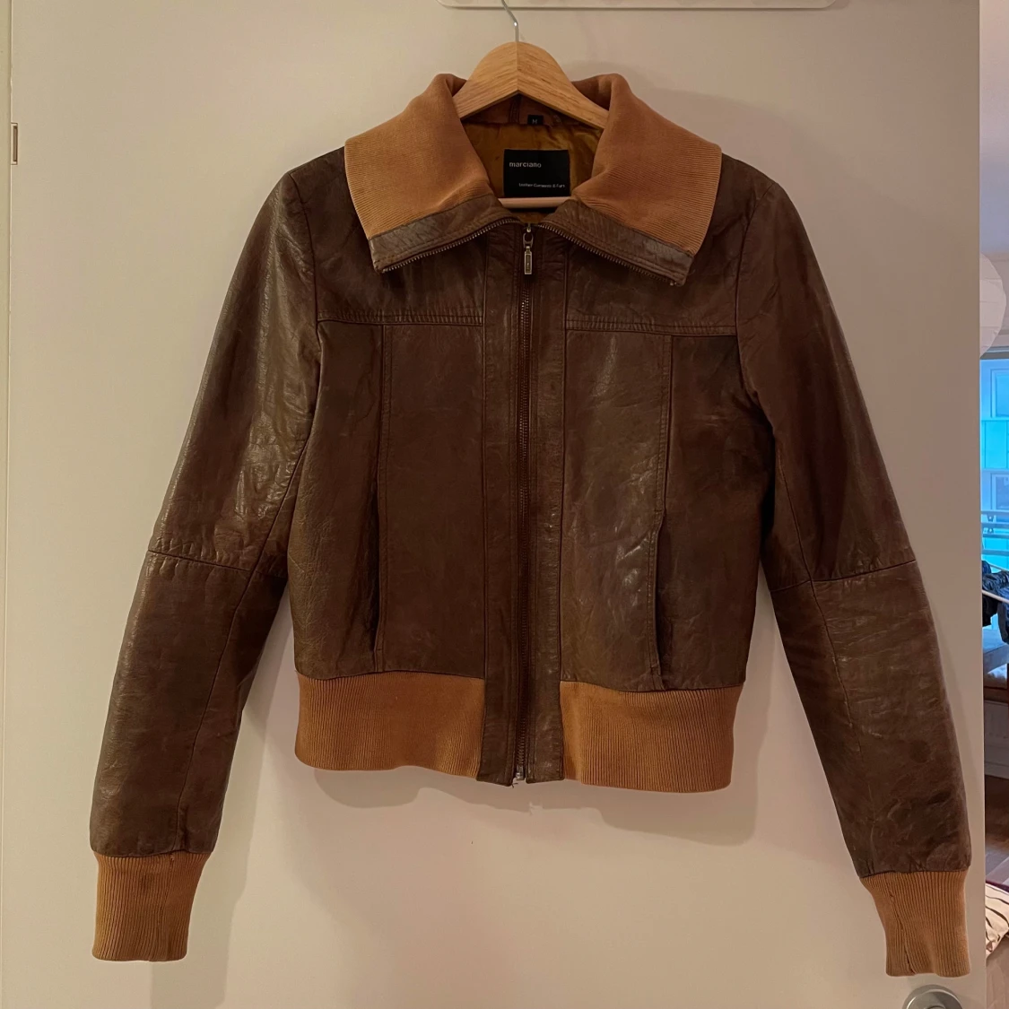 Brun läderjacka från Marciano