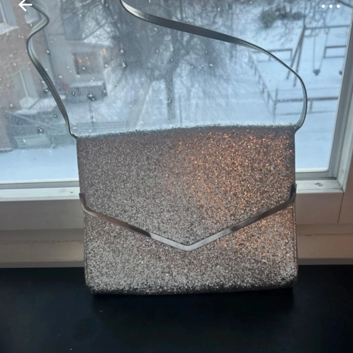 Glittrig silverfärgad kuvertväska - 90