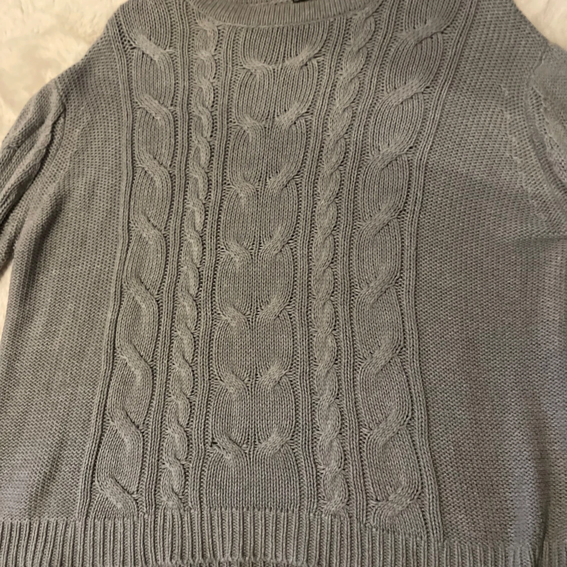 Grå stickad tröja från 157