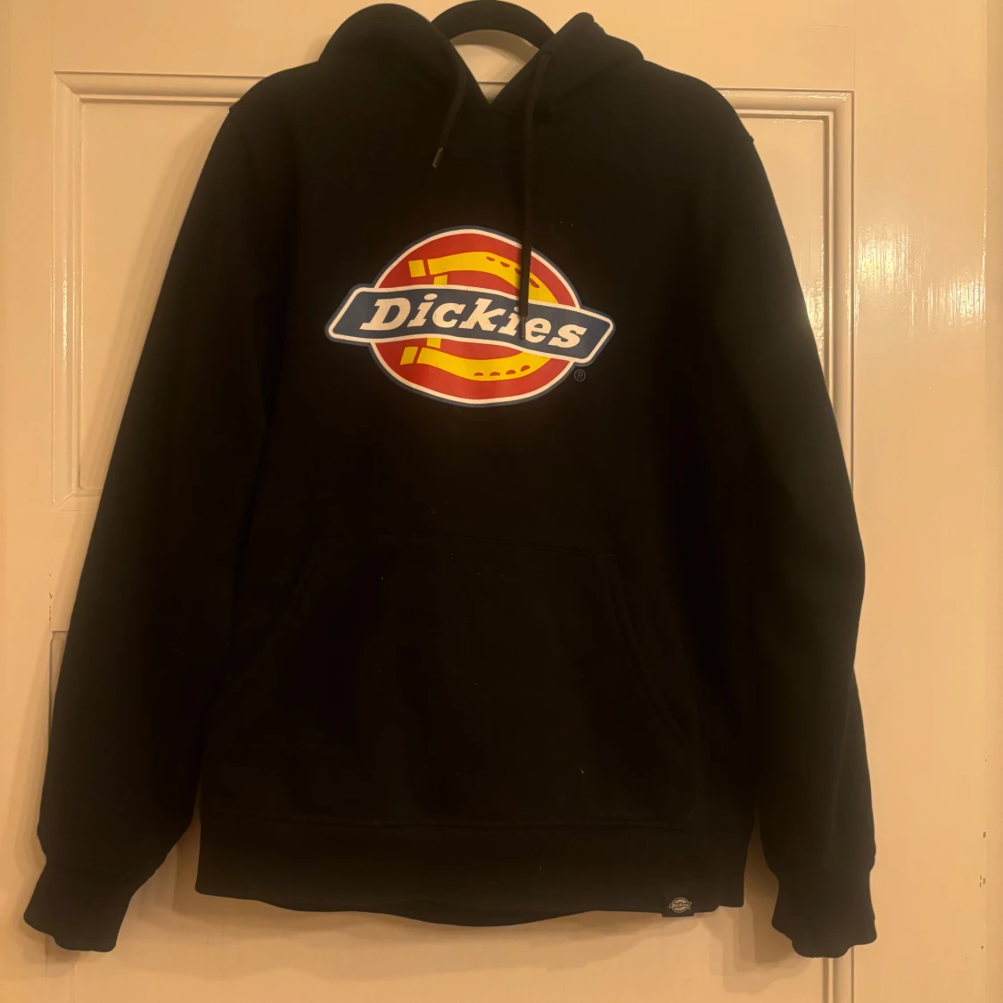Svart hoodie från Dickies