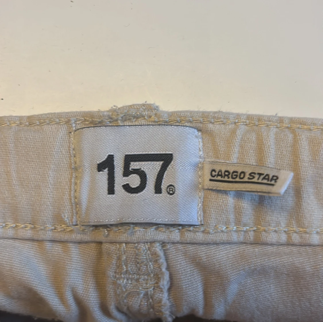 Beige cargobyxor från 157 - 91