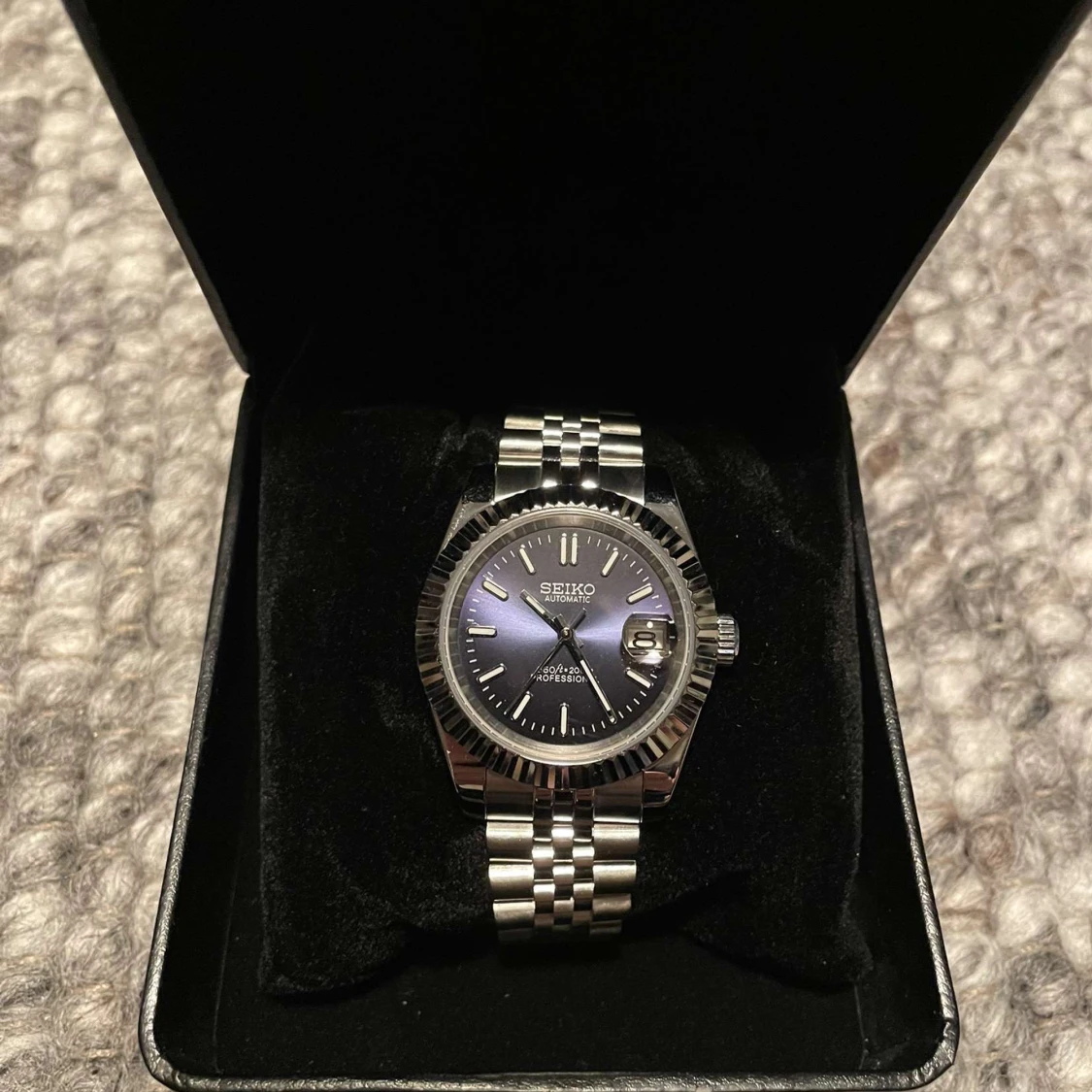 Stilren Seikomodifierad klocka