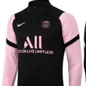 Psg tracksuit  - Hej säljer denna knappt använda psg tracksuiten (endast överdel) om du vill köpa byxorna också så säljer jag dom oxå, gå bara in på min profil. Storleken är S men den passar även M. Kontakta mig om du har frågor🙌