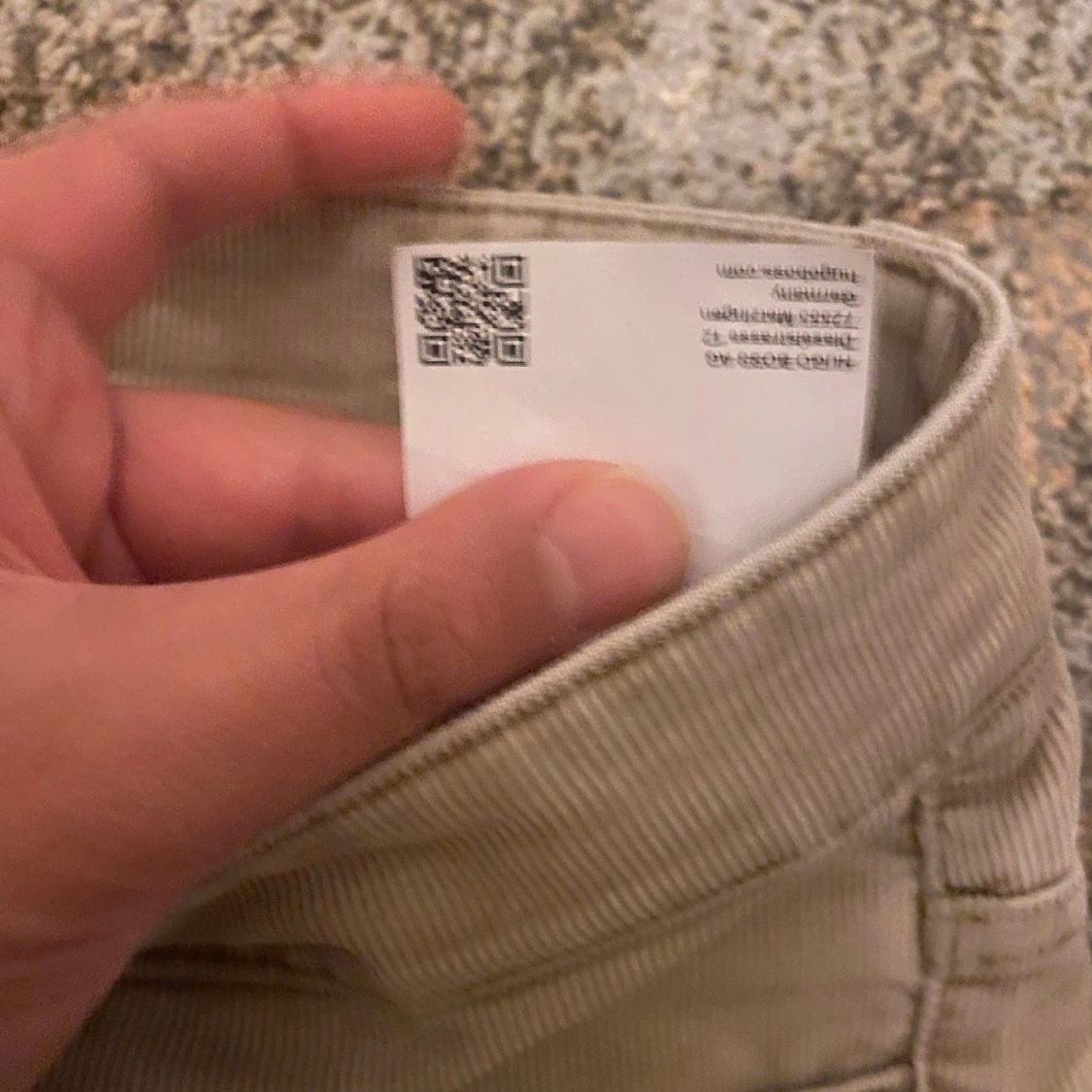 Beige byxor från Hugo Boss - 92