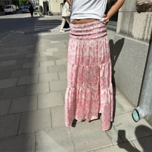 Maje kjol - Säljer min maje kjol. Tar inte emot bud under 2500kr