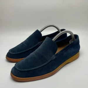 Loro piana  - Hej! Säljer nu dessa svin feta Loro piana skor. Skorna är i fint skick. Bara skorna medföljer vid köp. Hör av dig vid frågor 