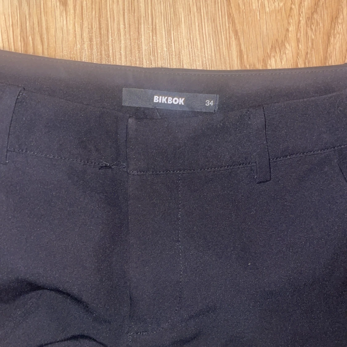 Svarta kostym byxor från BikBok - 90