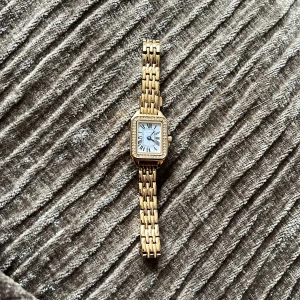 Ivy n rox klocka - Snygg feminin klocka som inte används för är för liten💕 guld platerad och gjord av rena metaller