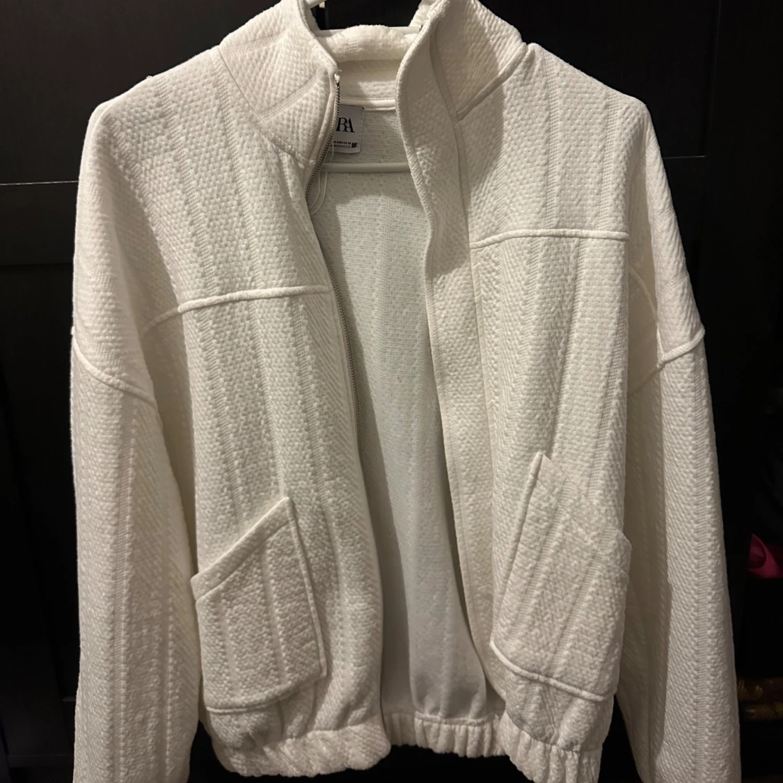 Vit bomberjacka från zara