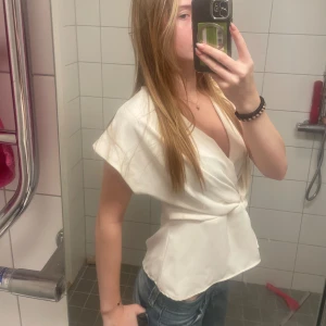 Zara blus - Söt blus från zara! aldrig använd🥰🥰