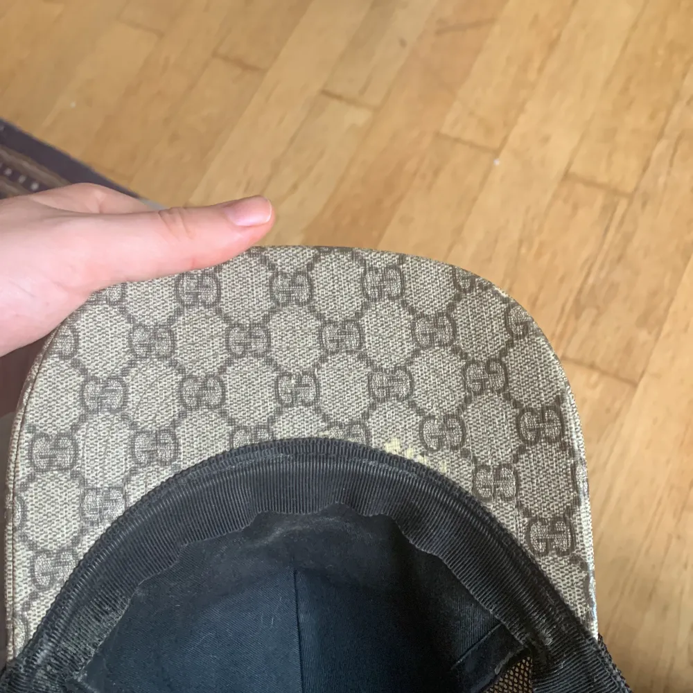 Gucci keps strl M 58. Väl använd men ser fortfarande bra ut. Köpt direkt från Gucci. . Accessoarer.