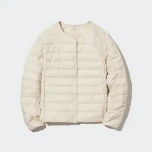 Säljer nu min jacka från uniqlo som är mycket sparsamt använd. Nypris 799kr. Jackan är även slut i denna storleken på hemsidan. Bara att höra av sig vid frågor eller om du vill se fler bilder💕