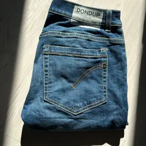 Tja säljer nu ett par Dondup Jeans i modellen George för endast 649r! Passar som W30. Pris är ej hugget i sten, hör av er i dm vid funderingar 🙌