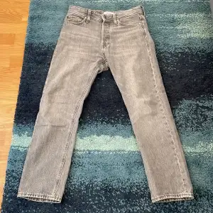 Hej! Säljer nu dessa as feta Jack and Jones jeans endast eftersom de har blivit för små för mig. Jeansen är i 9,5/10 skick.