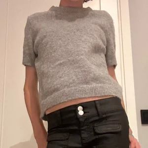 Stickad tröja trekvartsärmad  - Tröja från zara