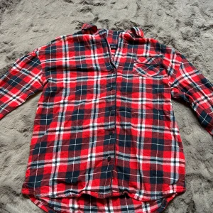 Pyjamas skjorta - Rutig pyjamas skjorta\tröja💕