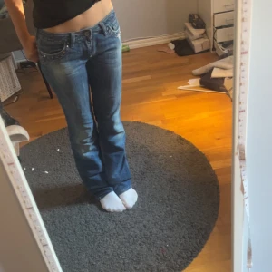 diesel-lndustry jeans  - Jätte fina har knappt använt dom pga att jag inte gillar jeans så speciellt mycket men den är i extremt bra skick❤️ Jag har själv storlek xxs och byxorna är i storlek S men passar även mig bra💞