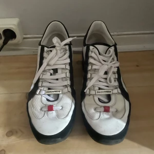 Dsquered skor  - Storlek 43