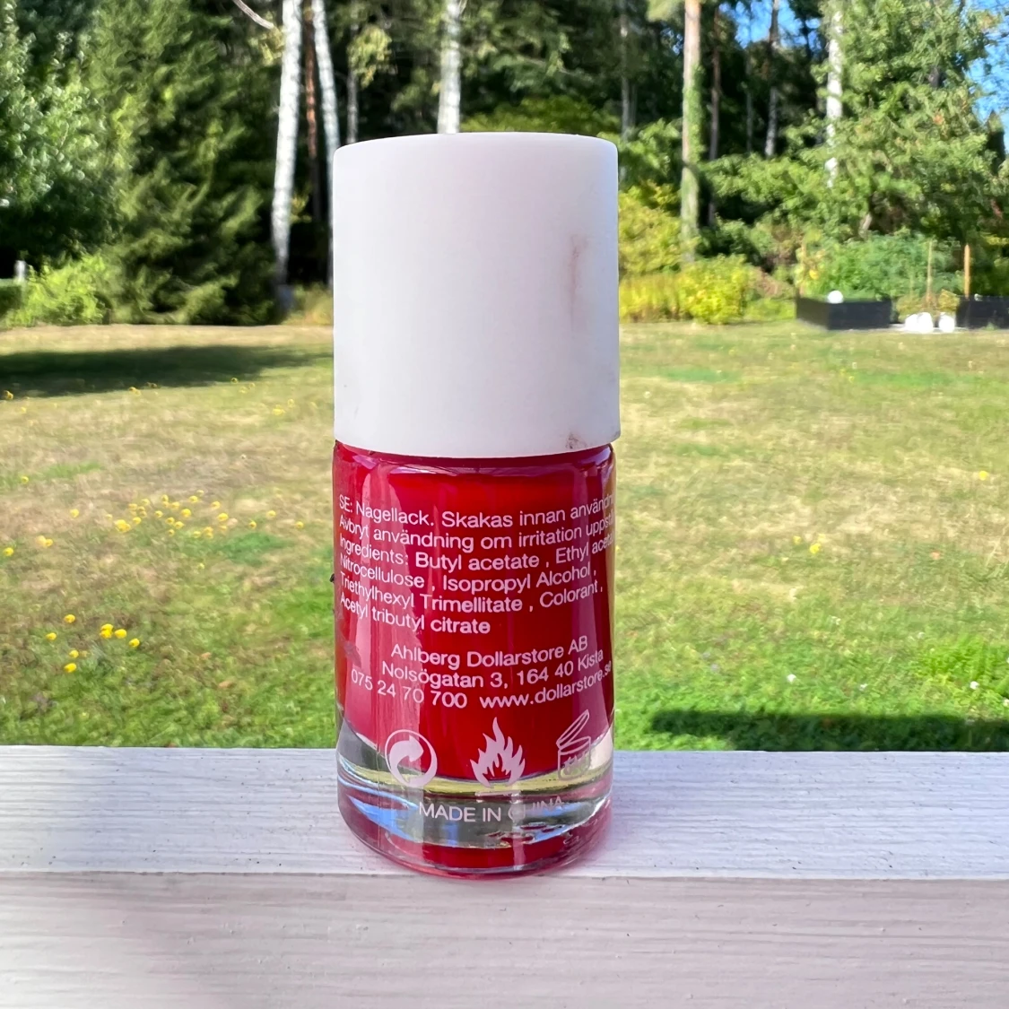 Rött nagellack - 90