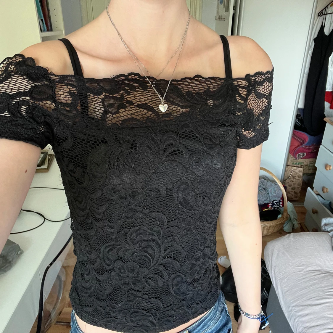 Svart offshoulder topp - 90