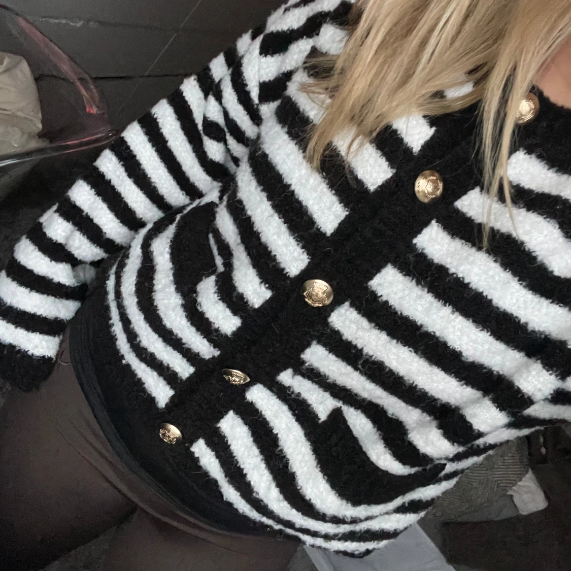 Randig kofta med guldknappar - 2