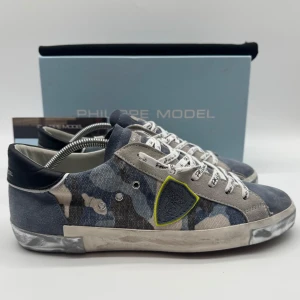 PHILIPPE MODEL PRSX - Philippe Model PRSX - Skick: 10/10 - Tillbehör: Dustbag - Storlek 44 sitter som 45 - Nypris ca 3900kr - DeluxeCloset