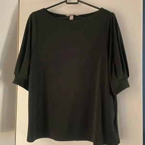 Tröja  - Mörkgrön tröja