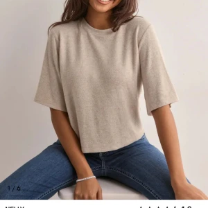 T shirt nelly - Super söt t shirt från nelly i mjukt material. Ny med lapp kvar, aldrig använd. Storlek S. 🩷