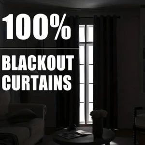 1 st Grön mörkläggningsgardin 132*213 cm - Säljer ett par gröna mörkläggningsgardiner med öljetter för enkel upphängning. Perfekta för att blockera ljus och skapa en mysig atmosfär i rummet. Gardinerna är tillverkade i ett tjockt material som effektivt stänger ute ljus.