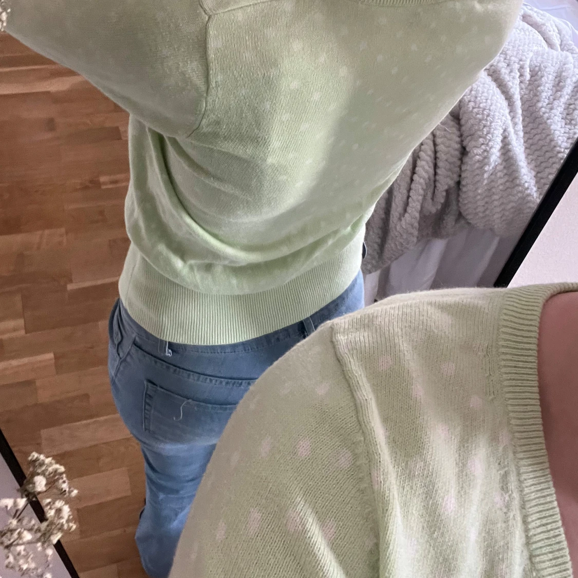 Ljusgrön v-ringad tröja från GANT - 1