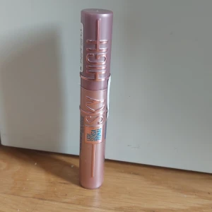Waterproof sky high maskara - Den är aldrig använd för jag fick den i julklapp men hade redan en❤️