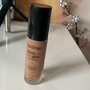 Fondition - En fin fodition. Helt oanvänd passar perfekt om man vill ha den som en mörk fodition eller en bromzer eller bromsning dropps