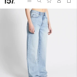 Jeans - Säljer dessa jeans i storlek S från lager 157 i modellen ”boulevard” och i färgen ”light used”. Aldrig använda köpte dem igår men märkte idag att dem inte var min stil. Köpt för 300kr och säljer för 200 då jag aldrig använt dem och dem är köpta igår 
