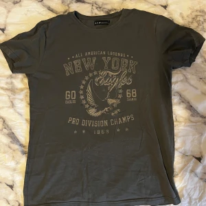 Grå t-shirt - 100% bomull, mycket skönt material